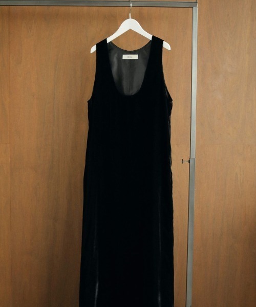 anuke（アンヌーク）の「anuke　Velour Balloon Onepiece ベロアバルーンワンピース/62420303（ワンピース・レディース・ブラック・36/38）」の13枚目の写真