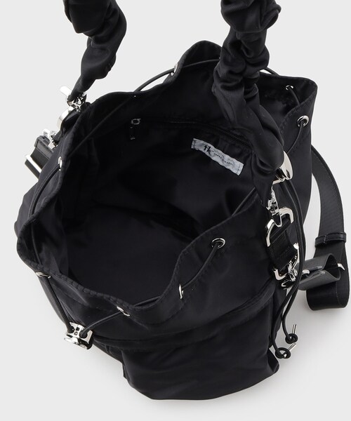 tk.TAKEO KIKUCHI（ティーケータケオキクチ）の「◆ドロストヘルメットバッグ（ショルダーバッグ・メンズ・ブラック系/グレー系その他/ブラック・00）」の22枚目の写真