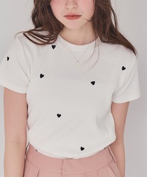 ハート柄刺繍Tシャツ