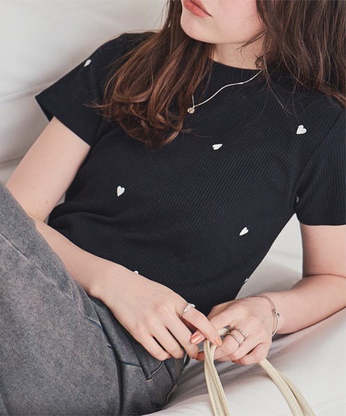 titivate(ティティベイト)の「ハート柄刺繍Tシャツ(Tシャツ/カットソー・レディース・ブラック系その他/ホワイト系その他/ホワイト系その他2/ホワイト系その他3・M)」の4枚目の写真