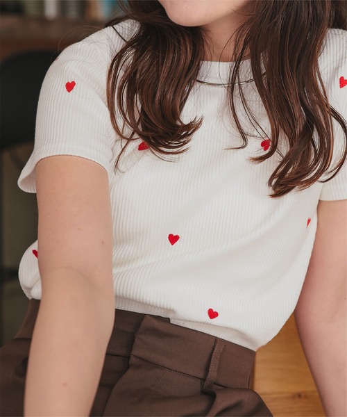 titivate(ティティベイト)の「ハート柄刺繍Tシャツ(Tシャツ/カットソー・レディース・ブラック系その他/ホワイト系その他/ホワイト系その他2/ホワイト系その他3・M)」の11枚目の写真