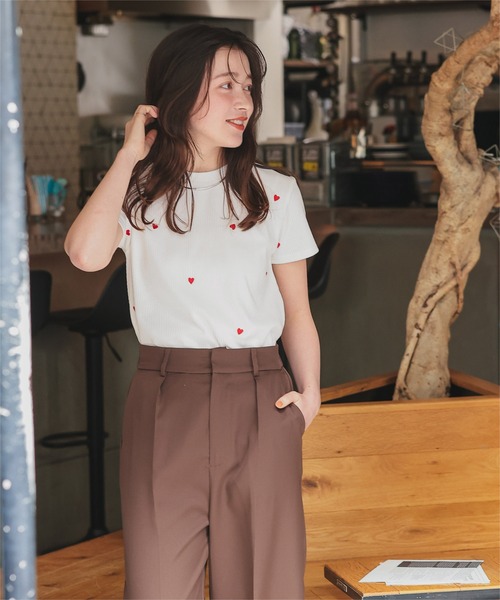 titivate(ティティベイト)の「ハート柄刺繍Tシャツ(Tシャツ/カットソー・レディース・ブラック系その他/ホワイト系その他/ホワイト系その他2/ホワイト系その他3・M)」の12枚目の写真