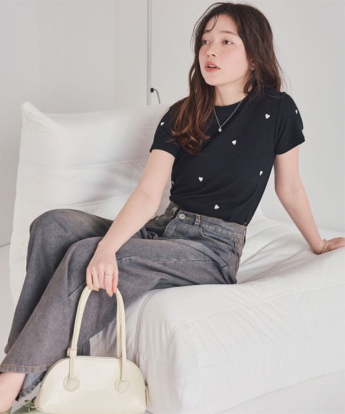titivate(ティティベイト)の「ハート柄刺繍Tシャツ(Tシャツ/カットソー・レディース・ブラック系その他/ホワイト系その他/ホワイト系その他2/ホワイト系その他3・M)」の17枚目の写真
