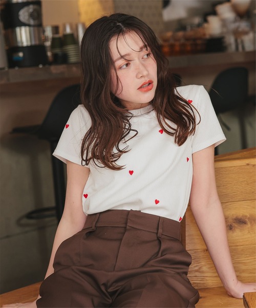 titivate(ティティベイト)の「ハート柄刺繍Tシャツ(Tシャツ/カットソー・レディース・ブラック系その他/ホワイト系その他/ホワイト系その他2/ホワイト系その他3・M)」の13枚目の写真