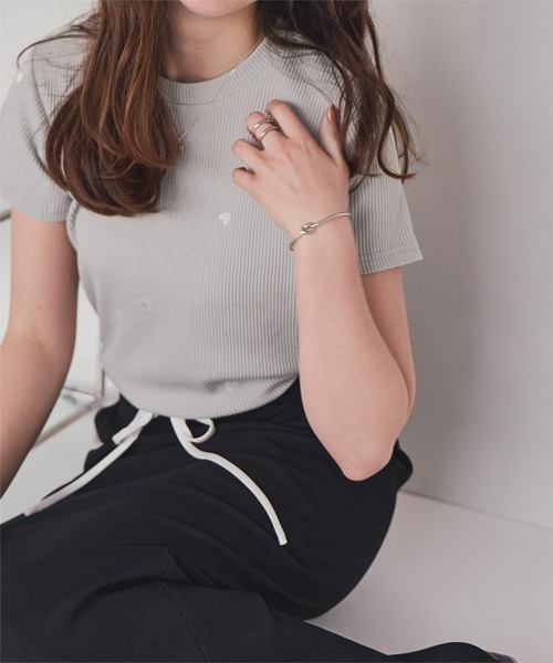 titivate(ティティベイト)の「ハート柄刺繍Tシャツ(Tシャツ/カットソー・レディース・ブラック系その他/ホワイト系その他/ホワイト系その他2/ホワイト系その他3・M)」の22枚目の写真