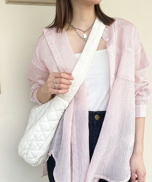 GORGE(ゴージ)の「《ふわっと軽いキルティング》レディース キルティングショルダーバッグ 大容量 軽量 トレンド 春夏秋冬(ショルダーバッグ・レディース・ブラック/オフホワイト・F)」の8枚目の写真