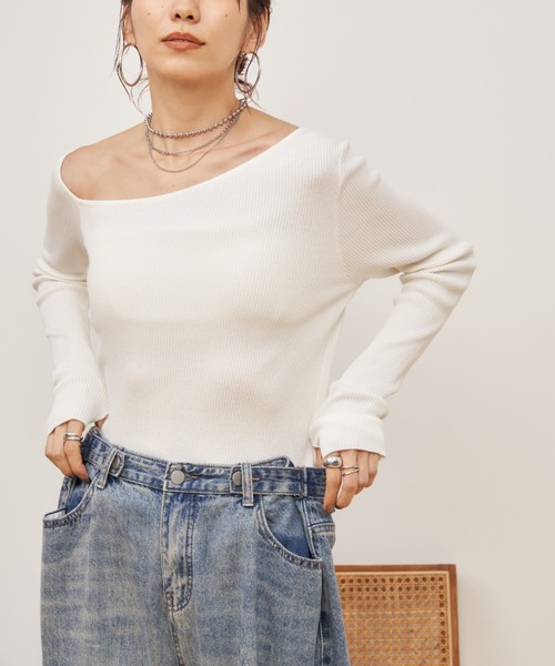 Auntie Rosa Holiday(アンティローザホリデー)の「アシメワンショルダーリブニット(ニット/セーター・レディース・ブルー/アイボリー/ブラック・FREE)」の15枚目の写真