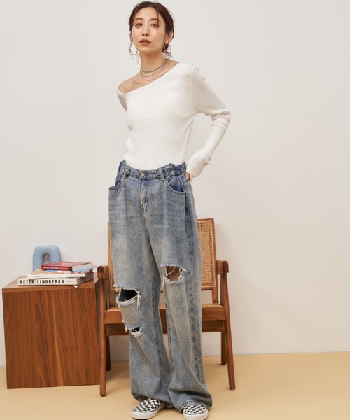 Auntie Rosa Holiday(アンティローザホリデー)の「アシメワンショルダーリブニット(ニット/セーター・レディース・ブルー/アイボリー/ブラック・FREE)」の22枚目の写真