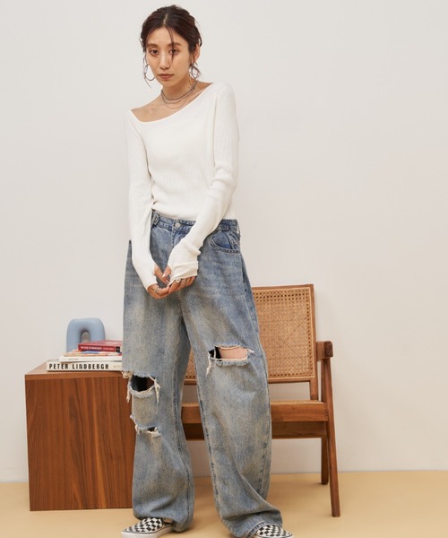 Auntie Rosa Holiday(アンティローザホリデー)の「アシメワンショルダーリブニット(ニット/セーター・レディース・ブルー/アイボリー/ブラック・FREE)」の21枚目の写真