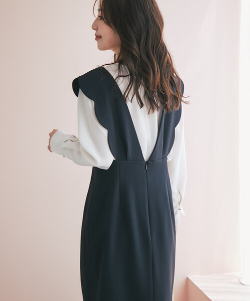 La boutique BonBon(ラブティックボンボン)の「クルーネックメローブラウス(シャツ/ブラウス・レディース・ライトベージュ/オフホワイト・FREE)」の13枚目の写真