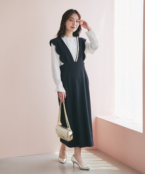 La boutique BonBon(ラブティックボンボン)の「クルーネックメローブラウス(シャツ/ブラウス・レディース・ライトベージュ/オフホワイト・FREE)」の14枚目の写真
