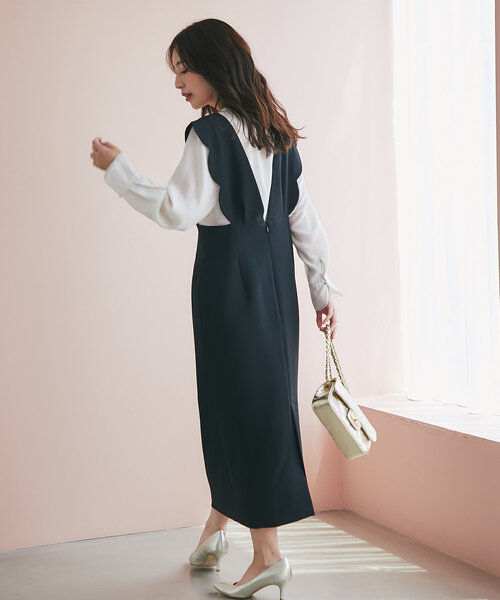 La boutique BonBon(ラブティックボンボン)の「クルーネックメローブラウス(シャツ/ブラウス・レディース・ライトベージュ/オフホワイト・FREE)」の16枚目の写真