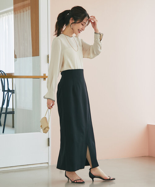 La boutique BonBon(ラブティックボンボン)の「クルーネックメローブラウス(シャツ/ブラウス・レディース・ライトベージュ/オフホワイト・FREE)」の22枚目の写真