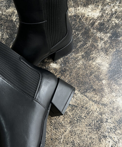 CAPRICIEUX LE'MAGE（カプリシューレマージュ）の「リブ切替ショートブーツ（パンプス・レディース・ブラック/ブラウン・38/36/37）」の11枚目の写真