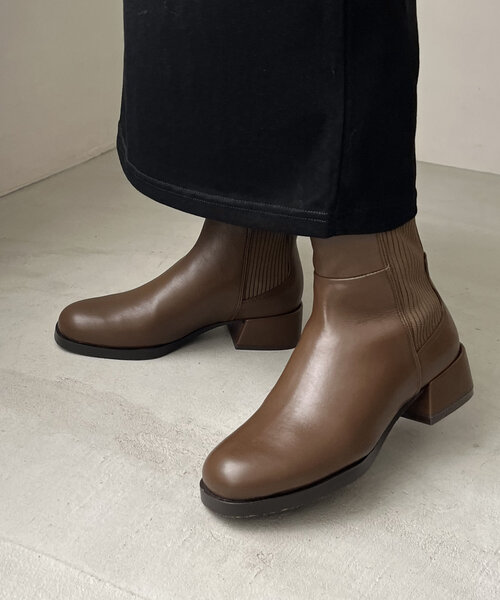 カプリシュレマージュ ドットフラットシューズ 話題の人気シューズが再