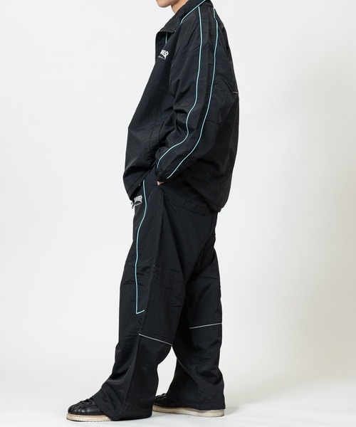 THRASHER（スラッシャー）の「【3】〔THRASHER/スラッシャー〕リフレクターパイピング 裏メッシュ ナイロンパンツ（その他パンツ・メンズ・ホワイト×ブラック/チャコールグレー/ブラック×グレー/パープル/ブラック×ホワイト/ブラック×ブルー/ホワイト×ブラウン・MEDIUM/LARGE/X-LARGE）」の22枚目の写真