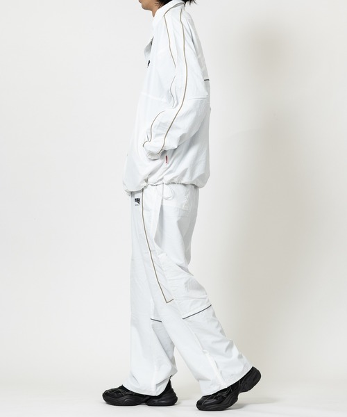 THRASHER（スラッシャー）の「【3】〔THRASHER/スラッシャー〕リフレクターパイピング 裏メッシュ ナイロンパンツ（その他パンツ・メンズ・ホワイト×ブラック/チャコールグレー/ブラック×グレー/パープル/ブラック×ホワイト/ブラック×ブルー/ホワイト×ブラウン・MEDIUM/LARGE/X-LARGE）」の14枚目の写真