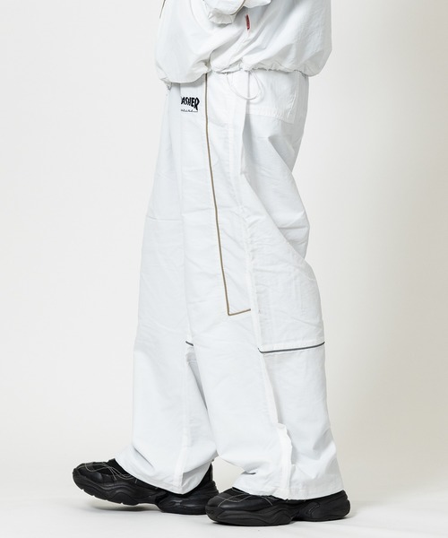 THRASHER（スラッシャー）の「【3】〔THRASHER/スラッシャー〕リフレクターパイピング 裏メッシュ ナイロンパンツ（その他パンツ・メンズ・ホワイト×ブラック/チャコールグレー/ブラック×グレー/パープル/ブラック×ホワイト/ブラック×ブルー/ホワイト×ブラウン・MEDIUM/LARGE/X-LARGE）」の10枚目の写真
