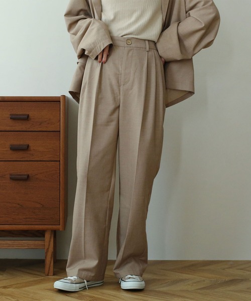NOAHL(ノアル)の「【NOAHL】スリータックストレートパンツ(その他パンツ・レディース・ブラウン系/アイボリー/ブラック/チェック/ベージュ系/ブラウン・S/M/L/XL)」の5枚目の写真