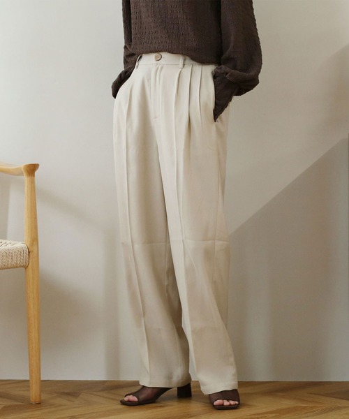 NOAHL(ノアル)の「【NOAHL】スリータックストレートパンツ(その他パンツ・レディース・ブラウン系/アイボリー/ブラック/チェック/ベージュ系/ブラウン・S/M/L/XL)」の2枚目の写真