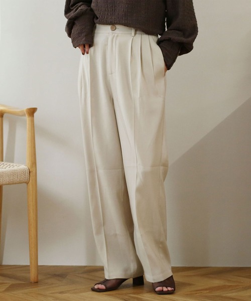 NOAHL(ノアル)の「【NOAHL】スリータックストレートパンツ(その他パンツ・レディース・ブラウン系/アイボリー/ブラック/チェック/ベージュ系/ブラウン・S/M/L/XL)」の7枚目の写真