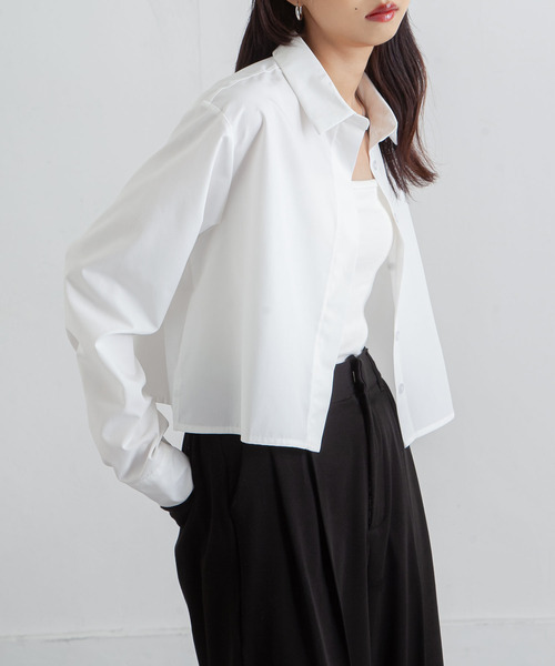 Chillfar(チルファー)の「ベーシックカラークロップドシャツ(シャツ/ブラウス・レディース・ピンク/ブルー/グレー/ブラウン/ネイビー/ホワイト/グレイッシュベージュ・FREE)」の11枚目の写真