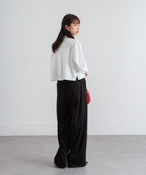 Chillfar(チルファー)の「ベーシックカラークロップドシャツ(シャツ/ブラウス・レディース・ピンク/ブルー/グレー/ブラウン/ネイビー/ホワイト/グレイッシュベージュ・FREE)」の21枚目の写真