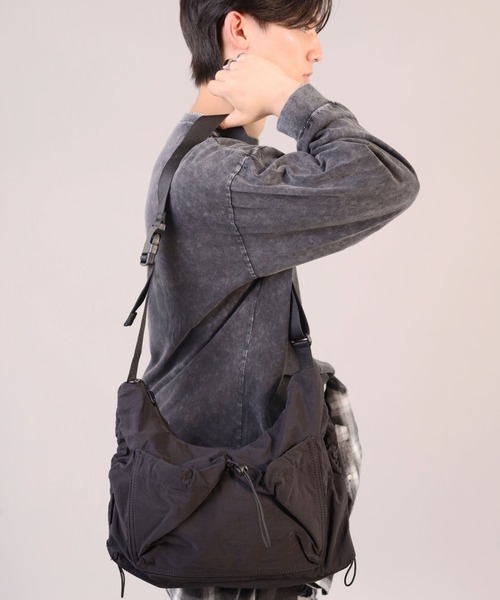 SPINNS（スピンズ）の「ナイロンショルダーバッグ（ショルダーバッグ・メンズ・ブラック・ONESIZE）」の3枚目の写真