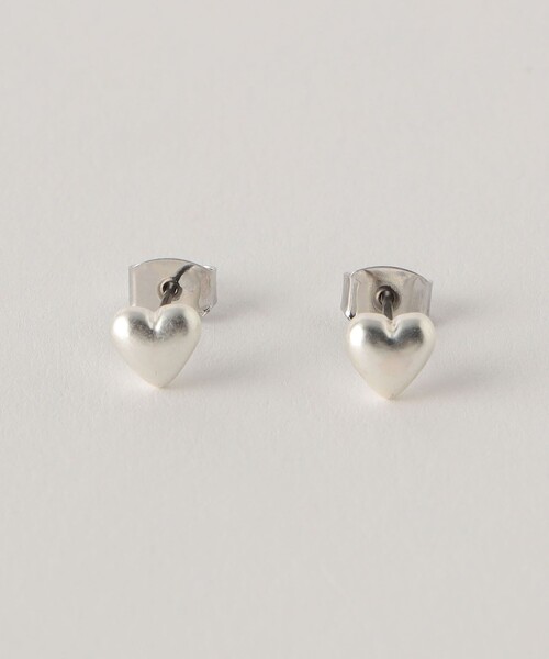 BEAUTY&YOUTH UNITED ARROWS(ビューティーアンドユースユナイテッドアローズ)の「メタル ミニハート ピアス(ピアス(両耳用)・レディース・シルバー/ゴールド・FREE)」の1枚目の写真
