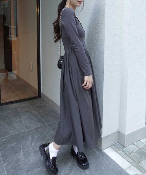 CORNERS(コーナーズ)の「異素材ドッキングワンピース(ワンピース・レディース・チャコールグレー/ブラック/ライトベージュ・M)」の4枚目の写真