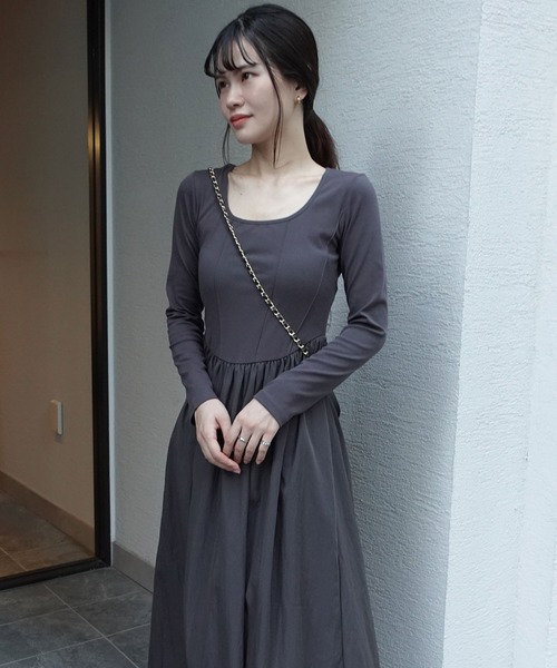CORNERS(コーナーズ)の「異素材ドッキングワンピース(ワンピース・レディース・チャコールグレー/ブラック/ライトベージュ・M)」の18枚目の写真