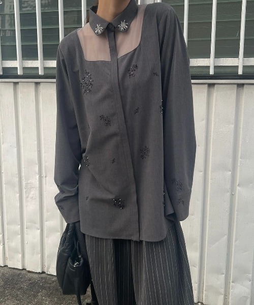 WILLFULLY(ウィルフリー)の「embroidery bijou motif sheer changeover SH(シャツ/ブラウス・レディース・ホワイト/ブラック/チャコール・FREE)」の4枚目の写真