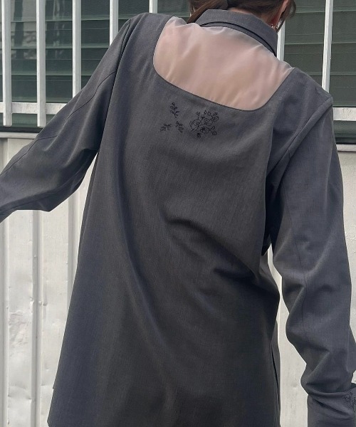 WILLFULLY(ウィルフリー)の「embroidery bijou motif sheer changeover SH(シャツ/ブラウス・レディース・ホワイト/ブラック/チャコール・FREE)」の6枚目の写真