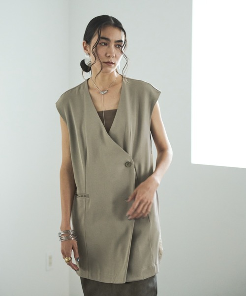 AIC.（エーアイシー）の「バックオーガンジージレベスト（ベスト・レディース・チャコールグレー/グレイッシュベージュ・FREE）」の6枚目の写真