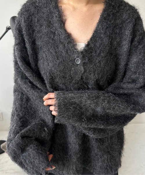 Amiur(エミレ)の「shaggy v neck cardigan / シャギーvネックカーディガン(カーディガン/ボレロ・レディース・グリーン/アイボリー/チャコール・FREE)」の13枚目の写真