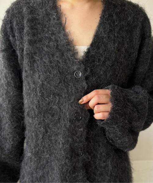 Amiur(エミレ)の「shaggy v neck cardigan / シャギーvネックカーディガン(カーディガン/ボレロ・レディース・グリーン/アイボリー/チャコール・FREE)」の14枚目の写真