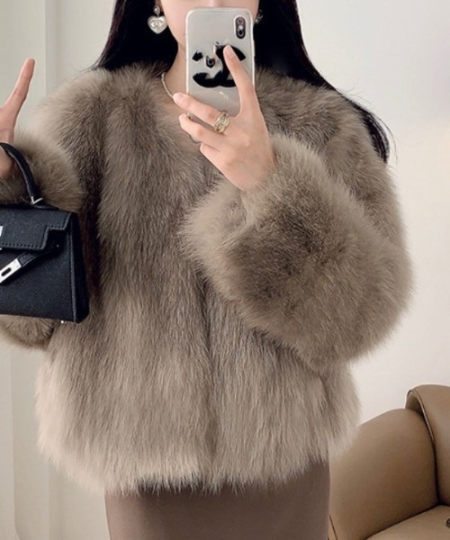 Ritzy(リッツィー)の「ノーカラー ショート丈 フェイクファーコート(その他アウター・レディース・モカ/ダークグレー/ベージュ/ホワイト・FREE/M/L)」の3枚目の写真