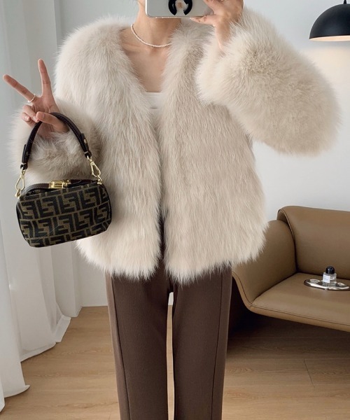 Ritzy(リッツィー)の「ノーカラー ショート丈 フェイクファーコート(その他アウター・レディース・モカ/ダークグレー/ベージュ/ホワイト・FREE/M/L)」の10枚目の写真