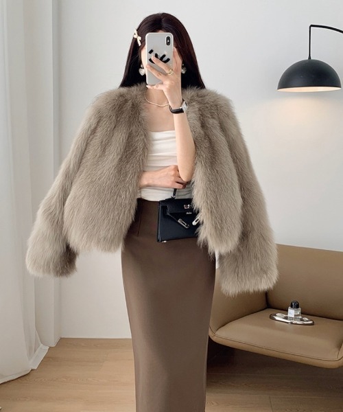 Ritzy(リッツィー)の「ノーカラー ショート丈 フェイクファーコート(その他アウター・レディース・モカ/ダークグレー/ベージュ/ホワイト・FREE/M/L)」の7枚目の写真