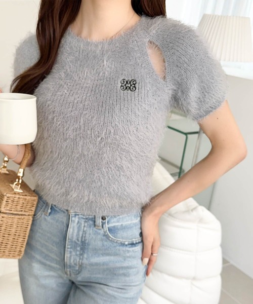 mily bilet（ミウィビレット）の「【mily bilet】ふんわり大人ガーリーな雰囲気を。胸刺繍肩スリット半袖シャギーニットプルオーバー（ニット/セーター・レディース・チャコールグレー/アイボリー/ライトグレー・MEDIUM/LARGE/SMALL/X-LARGE）」の22枚目の写真