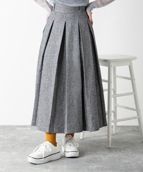 MILLION CARATS（ミリオンカラッツ）の「トレンド感溢れる配色ステッチが目を引く、立体感と上品さを兼ね備えたツイードプリーツスカート（スカート・レディース・ブラック/グレー/チャコールグレー・FREE）」の3枚目の写真