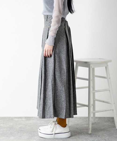 MILLION CARATS（ミリオンカラッツ）の「トレンド感溢れる配色ステッチが目を引く、立体感と上品さを兼ね備えたツイードプリーツスカート（スカート・レディース・ブラック/グレー/チャコールグレー・FREE）」の7枚目の写真