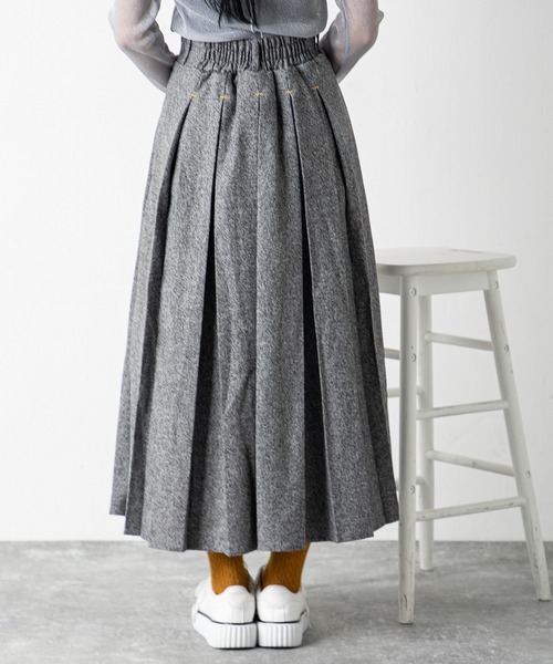 MILLION CARATS（ミリオンカラッツ）の「トレンド感溢れる配色ステッチが目を引く、立体感と上品さを兼ね備えたツイードプリーツスカート（スカート・レディース・ブラック/グレー/チャコールグレー・FREE）」の9枚目の写真