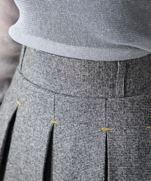 MILLION CARATS（ミリオンカラッツ）の「トレンド感溢れる配色ステッチが目を引く、立体感と上品さを兼ね備えたツイードプリーツスカート（スカート・レディース・ブラック/グレー/チャコールグレー・FREE）」の13枚目の写真