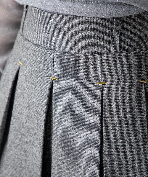 MILLION CARATS（ミリオンカラッツ）の「トレンド感溢れる配色ステッチが目を引く、立体感と上品さを兼ね備えたツイードプリーツスカート（スカート・レディース・ブラック/グレー/チャコールグレー・FREE）」の14枚目の写真