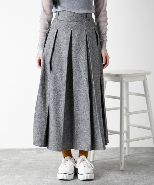MILLION CARATS（ミリオンカラッツ）の「トレンド感溢れる配色ステッチが目を引く、立体感と上品さを兼ね備えたツイードプリーツスカート（スカート・レディース・ブラック/グレー/チャコールグレー・FREE）」の16枚目の写真