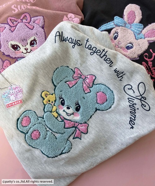 AS KNOW AS plus（アズノゥアズプラス）の「◇アクリルキーホルダー付き SWIMMER スウェットプルオーバー【SWIMMER/スイマー】（スウェット・レディース・ピンク/スミクロ/オートミール/グレー系/サックスブルー系/ベージュ系/アイボリー系・FREE）」の4枚目の写真