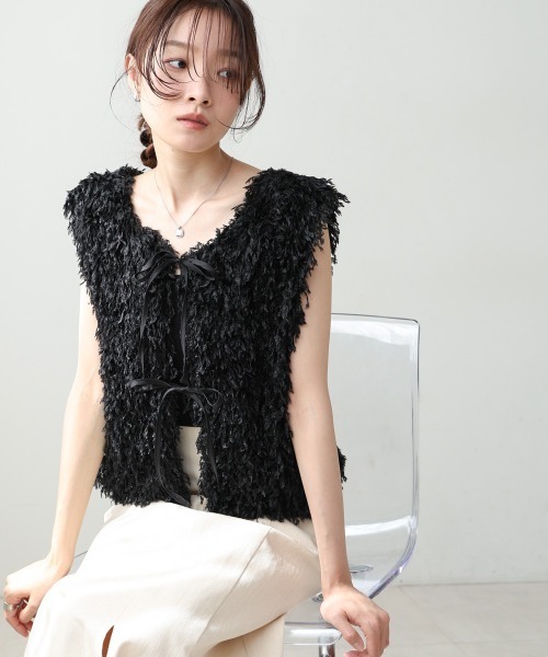 MaCO フリンジデザイン 黒ベスト トップス MaCO フリンジデザイン 黒ベスト トップス