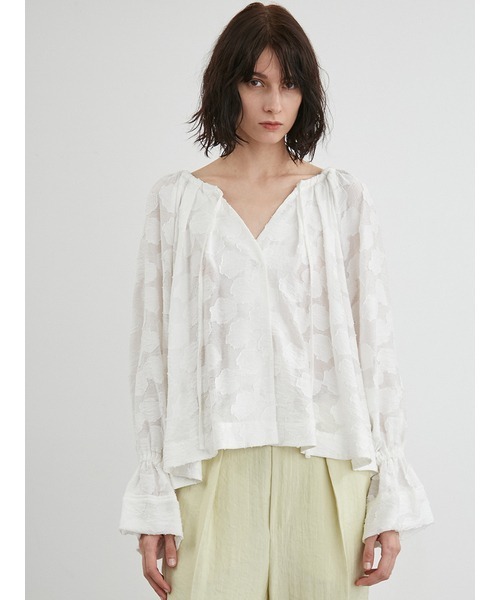 styling/(スタイリング)の「カットジャガード2WAYブラウス(シャツ/ブラウス・レディース・ブラック/ベージュ/ホワイト・FREE)」の4枚目の写真