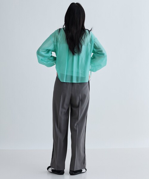 GALLEST(ギャレスト)の「袖シャーリングシアーローンブラウス(シャツ/ブラウス・レディース・グリーン系/イエロー系その他/ホワイト/チャコールグレー・38)」の7枚目の写真